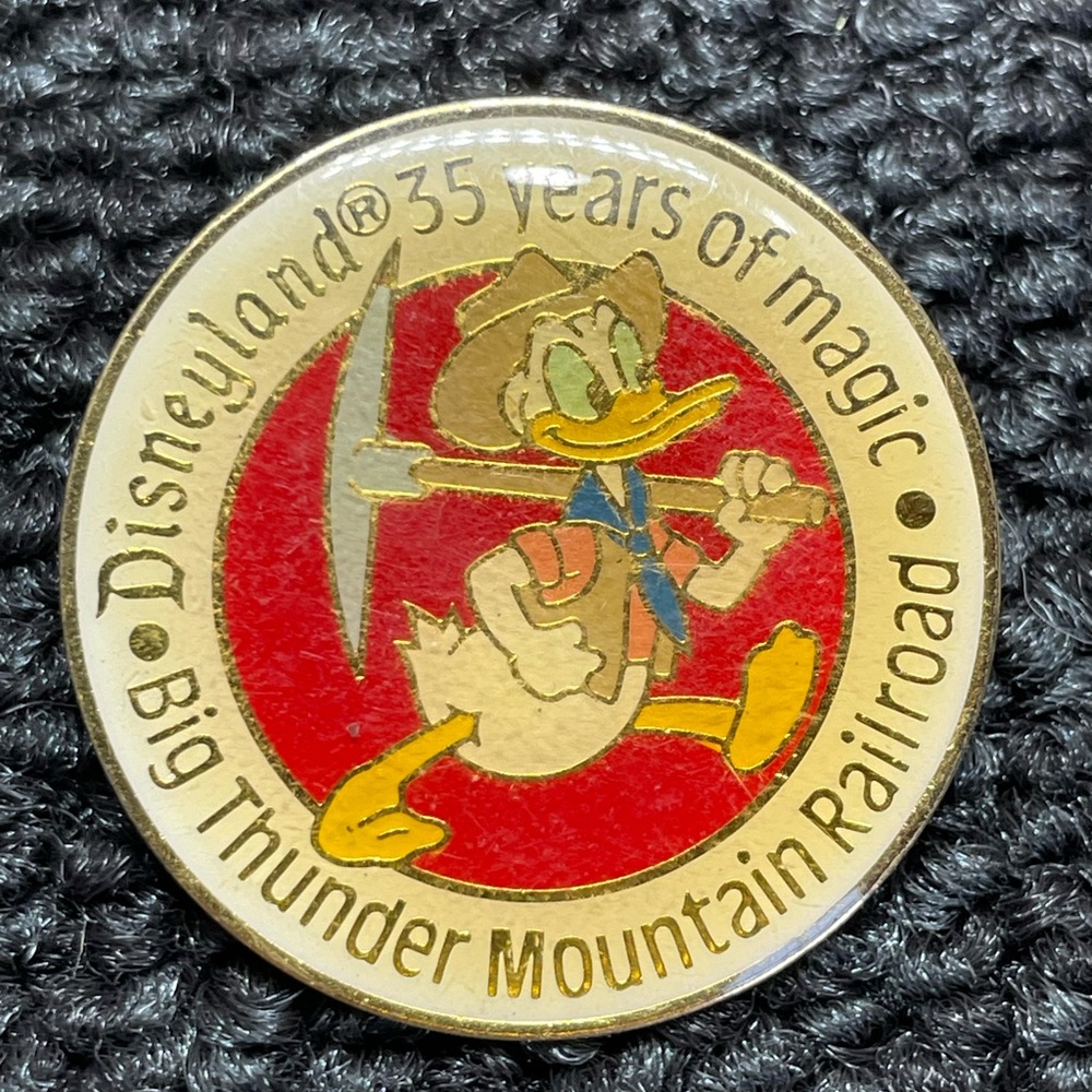 1990 Disney anniversary pin